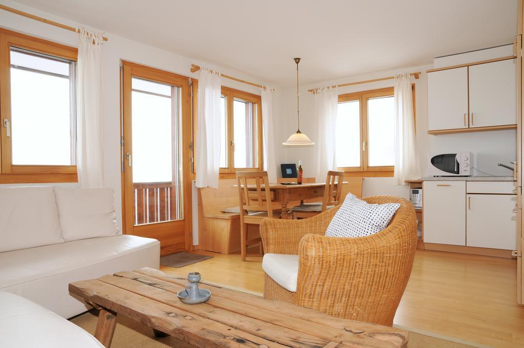 Ambiente Bettmeralp | A10 Apartamento Quarto foto
