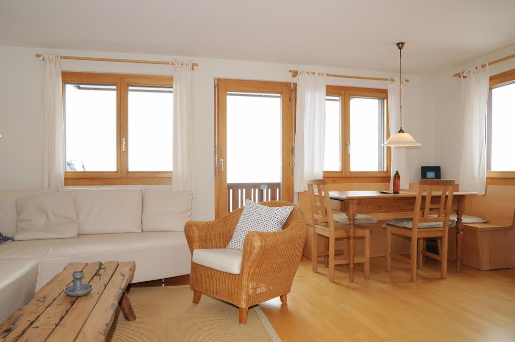 Ambiente Bettmeralp | A10 Apartamento Quarto foto